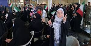 ملاردی ها درمحل شهادت طهرانی مقدم از عملیات وعده صادق حمایت کردند