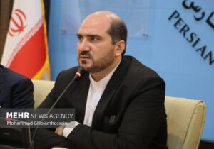 معاون رئیس جمهور در یادواره شهدای دولت استان تهران سخنرانی می کند