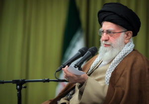 رهبر انقلاب: مداحی باید آگاهی‌بخش و امیدآفرین باشد/ جمهوری اسلامی نیروی نیابتی ندارد