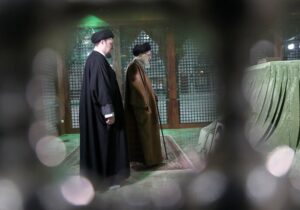 حضور رهبر انقلاب اسلامی در مرقد بنیانگذار جمهوری اسلامی ایران