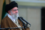 حضرت آیت الله خامنه‌ای: دستگاه‌های دولتی و نظارتی نباید سرعت‌گیر بخش خصوصی باشند