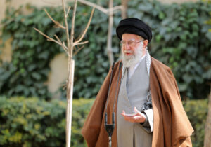 نهضت ملی درختکاری جدی گرفته شود و ادامه یابد