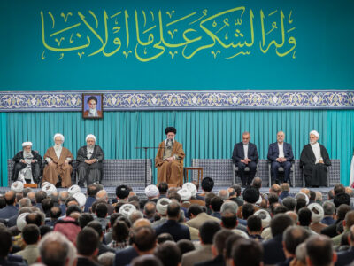 رهبر انقلاب: دست دوستی و همکاری جمهوری اسلامی به سمت همه‌ دولت‌های اسلامی دراز است